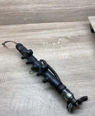 Toyota Corolla Verso E121 Fuel main line pipe EG018027