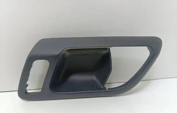Volkswagen Polo IV 9N3 Other front door trim element 6Q1837247E