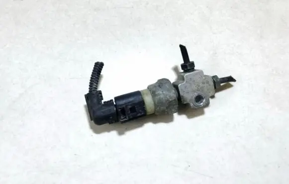 Volkswagen Golf IV Brake power pressure regulator 