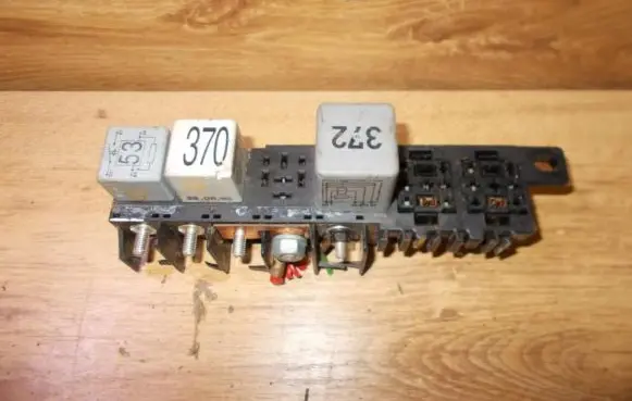 Volkswagen PASSAT B5 Fuse box set 8l0941822a