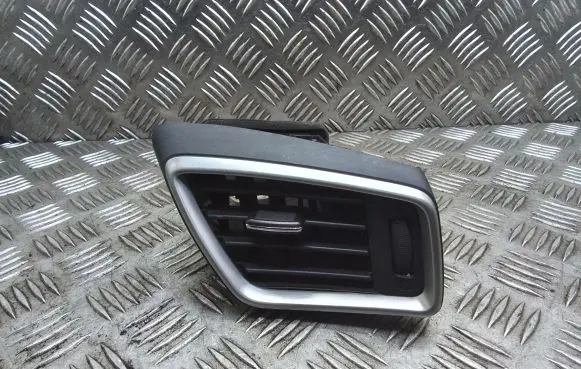 Nissan Qashqai Dashboard side air vent grill/cover trim 687604EH0A 687604EA0A 30490001
