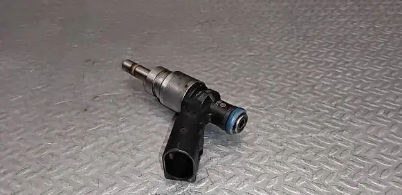 Audi A6 S6 C6 4F Fuel injector 06E906036C 06E036C