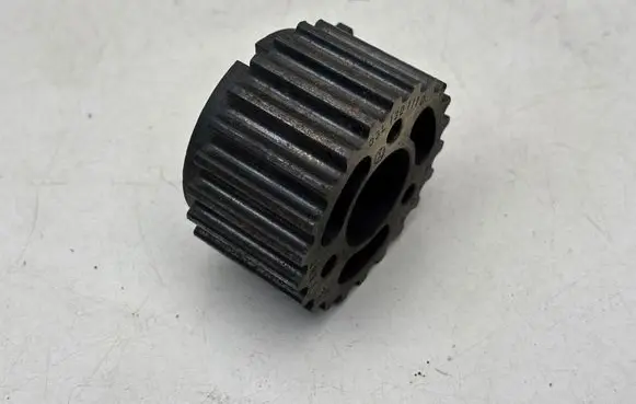 Volkswagen Touran II Fuel pump gear (pulley) 03L130111D 03L130238A