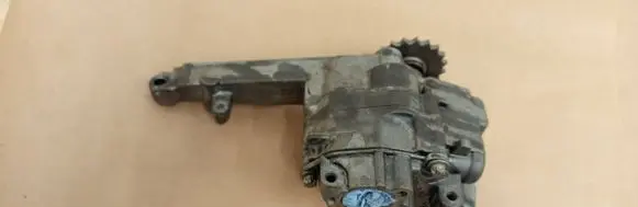 Mercedes-Benz E C207 W207 Oil pump A6421810547 6421810801
