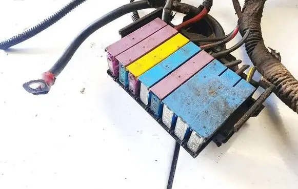 Opel Zafira A Fuse box set 9685661