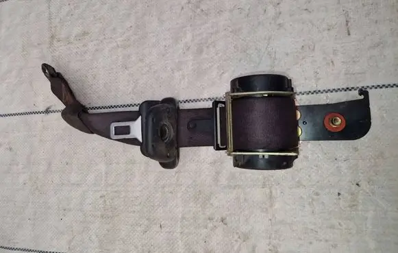 Hyundai Terracan Third row seat belt E11040863