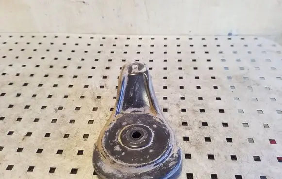Lexus CT 200H Coil spring/strut mount 