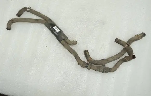 Toyota Avensis T270 Engine coolant pipe/hose 1626037010
