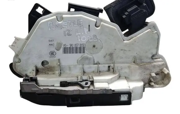 Volkswagen Beetle A5 Front door lock 5K1837015D