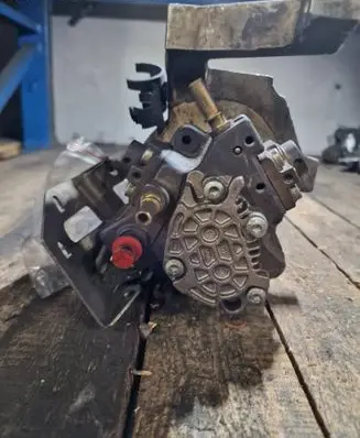 Ford Focus Fuel injection high pressure pump 0445010102