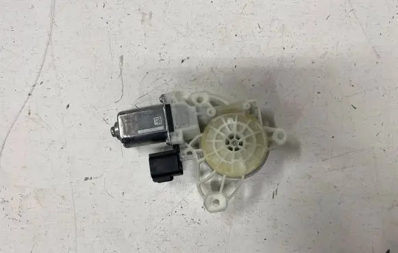 Ford Fiesta Front door window regulator motor 
