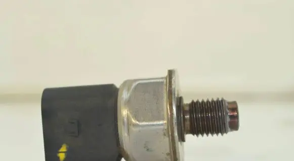 Audi A6 S6 C6 4F Fuel pressure sensor 059130758E