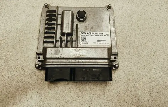 Audi A3 S3 8V Engine control unit/module 04L907445B 28445556