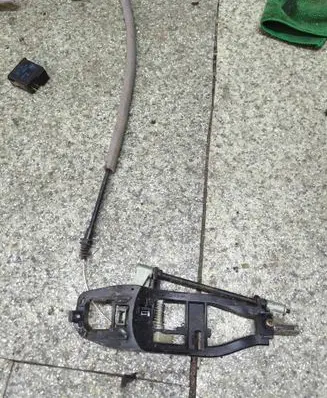 BMW 3 E46 Front door coupe exterior handle/bracket 8253454