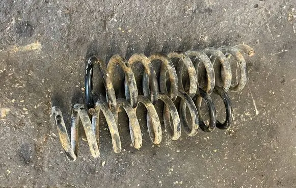 Mercedes-Benz E W210 Front coil spring 