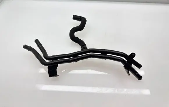 Engine coolant pipe/hose