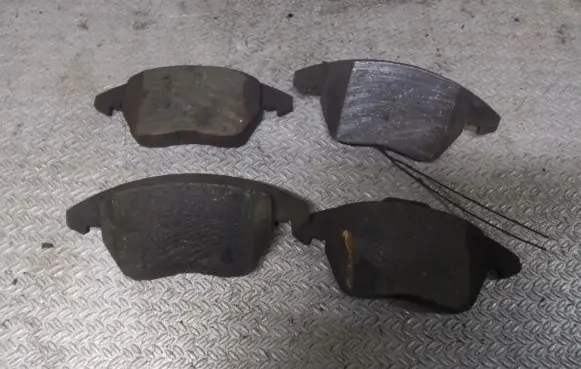 Skoda Octavia Mk2 (1Z) Brake pads (front) 