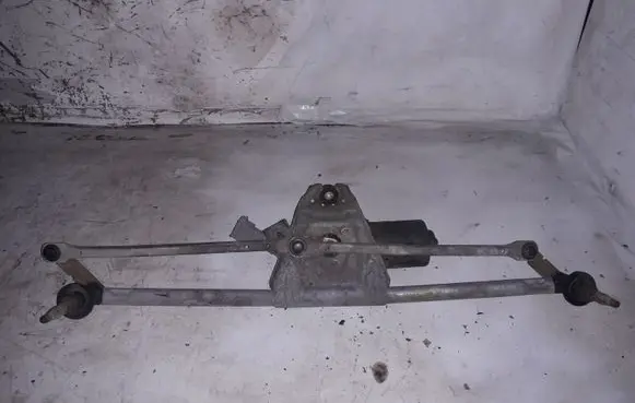 Renault Kangoo I Front wiper linkage and motor