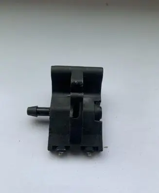 Nissan Primera Windshield washer spray nozzle 