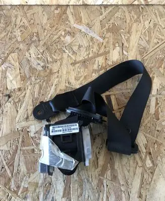 BMW X6 E71 Front seatbelt 2716104209 10237104905