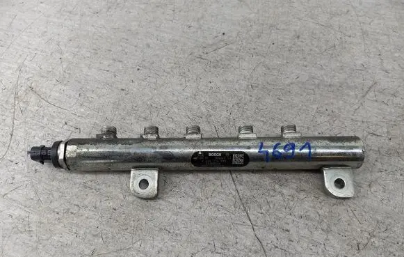 Opel Zafira B Fuel main line pipe 044521409555209572