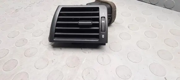 BMW X5 E53 Dashboard side air vent grill/cover trim 8361897