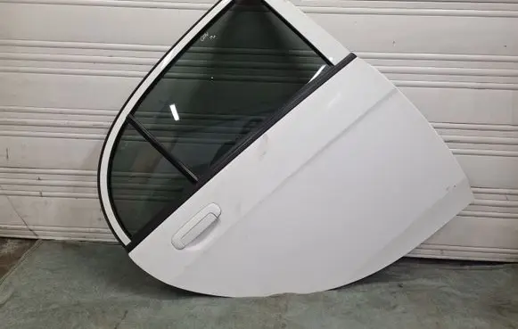 Peugeot iOn Rear door
