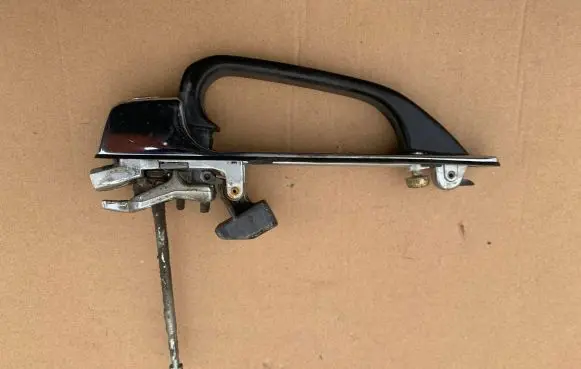 Mercedes-Benz W123 Rear door exterior handle