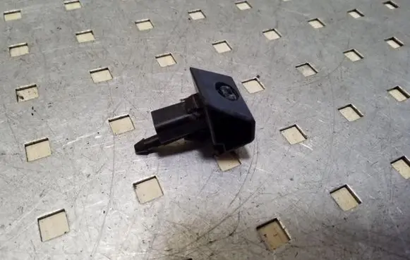 Renault Kadjar Windshield washer spray nozzle 