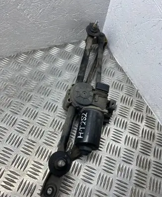 Hyundai Tucson JM Front wiper linkage and motor