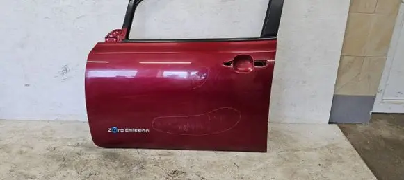 Nissan Leaf I (ZE0) Front door