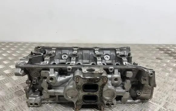 Audi A5 Engine head 06k403ae 06k403af