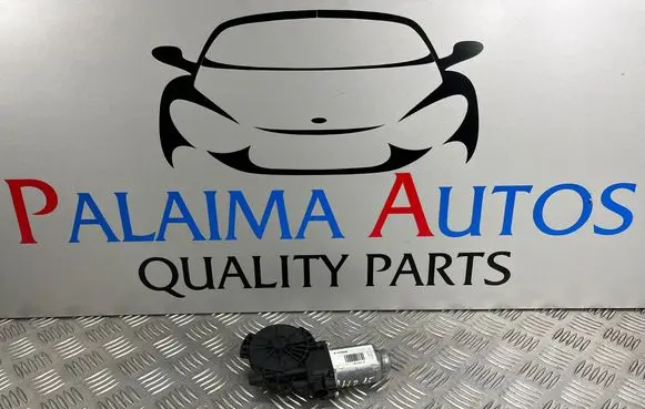 Hyundai ix35 Rear door window regulator motor 402353B