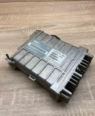 Audi 80 90 B3 Engine control unit/module ECU 893907404K 0261200236