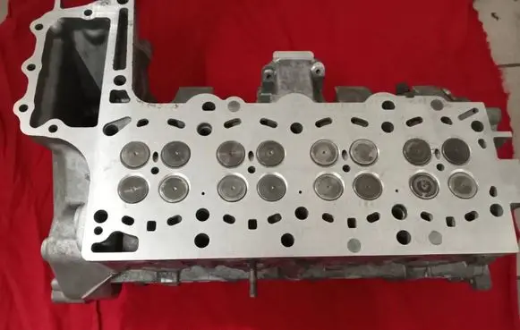 Land Rover Freelander Engine head 0000