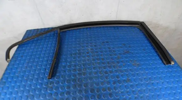 Volkswagen Jetta VI Rear door glass trim molding CART5C6839432 5C6839432