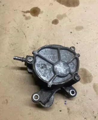 Ford Focus C-MAX Vacuum pump D1651A 709N