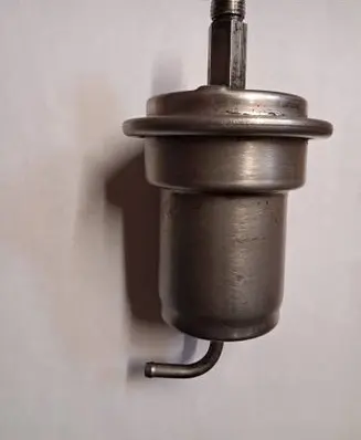 Mercedes-Benz SL R107 Fuel pressure regulator 0004760821