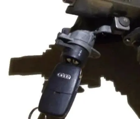 Audi A4 S4 B6 8E 8H Ignition lock