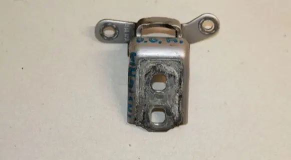 Opel Insignia A Rear door lower hinge A046574 ESO3