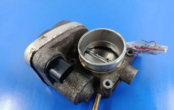 Chevrolet PT Cruiser Throttle body valve 4777860AA