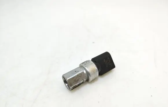 Volkswagen Transporter - Caravelle T5 Air conditioning (A/C) pressure sensor 1K0959126E 82CP0905