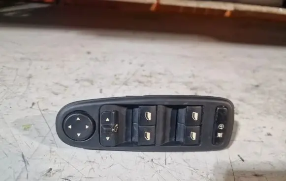 Citroen C4 I Picasso Electric window control switch