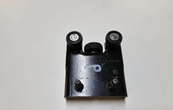 Chrysler Pacifica Sliding door upper roller guide/hinge 6K293V 040AC