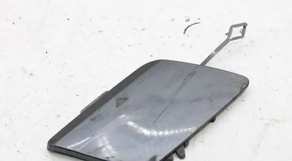 BMW 1 F40 Front tow hook cap/cover 8070931