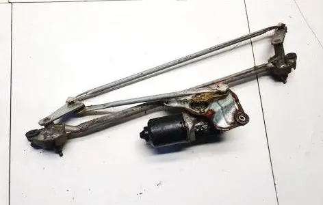 Chrysler PT Cruiser Front wiper linkage and motor