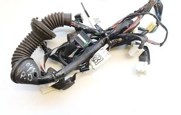 Toyota Avensis T270 Other wiring loom 8215105690L
