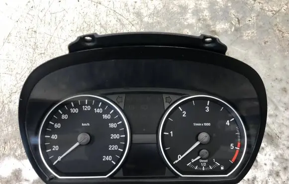 BMW 1 E81 E87 Speedometer (instrument cluster) 9187330