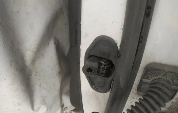 Opel Insignia A Rear door check strap stopper