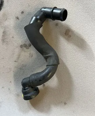 Peugeot 4007 Breather hose/pipe 